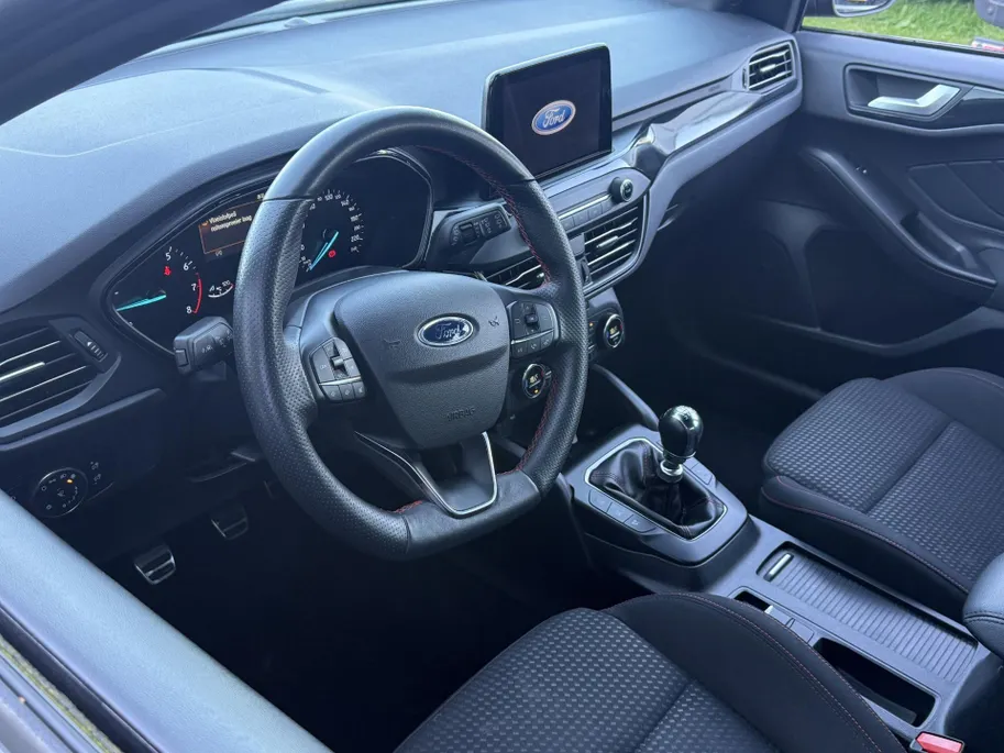 Ford Focus 1.0 EcoBoost Hybrid ST Line +