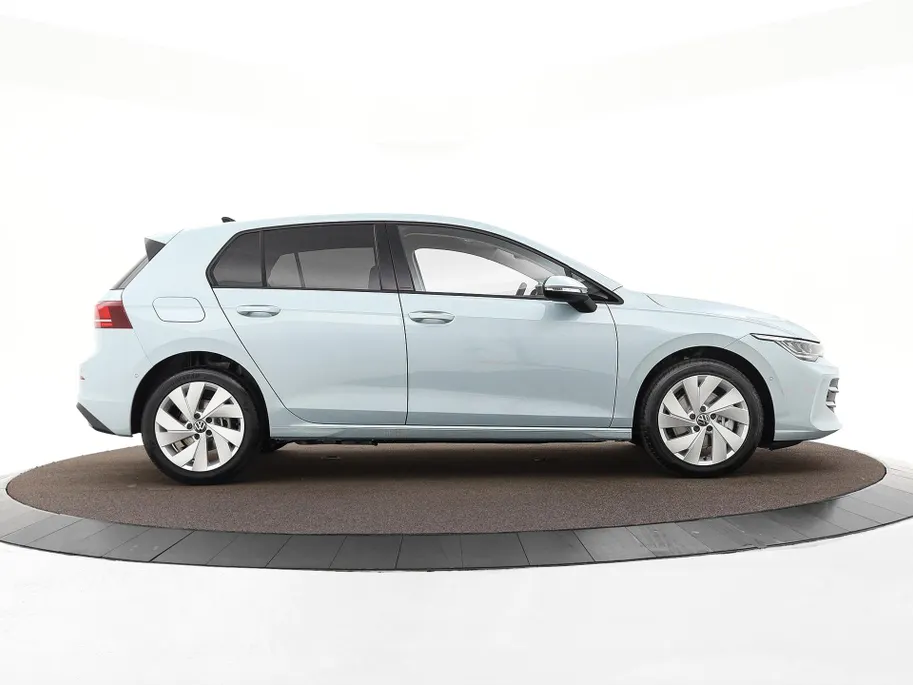 Volkswagen Golf Life Edition 1.5 eHybrid 204 PK 6 versn. DSG · Achteruitrijcamera · Draadloze telefoonlader · Comfort pakket ·