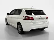 Peugeot 308 1.2 PureTech Allure APPLE CARPLAY ANDROID AUTO CAMERA PARKEERSENSOREN 5 DEURS LM VELGEN PAS 17000KM VOLLEDIGE DEALER ONDERHOUDEN ALLES AANTOONBAAR