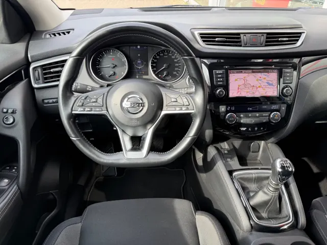 Nissan QASHQAI 1.3 DIG-T 140pk N-Connecta | Panoramadak | Navigatie | 360-camera | Apple CarPlay | Android Auto | Keyless