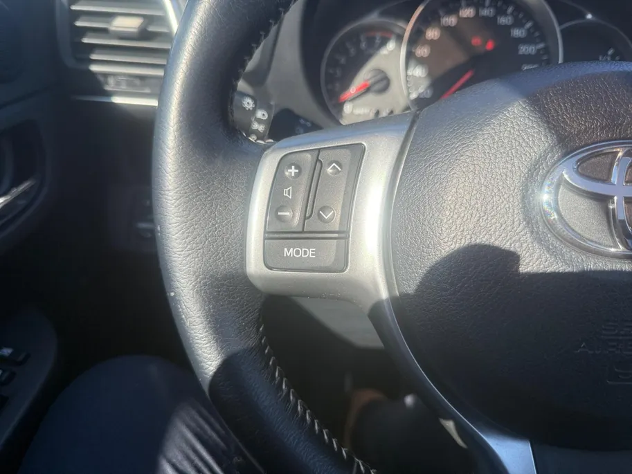 Toyota Verso-S 1.3 VVT-i Dynamic | Achteruitrij Camera | Panorama Dak | Parkeersensoren | Airco | Bluetooth | Hoge Instap | 12 Maanden Bovag Garantie