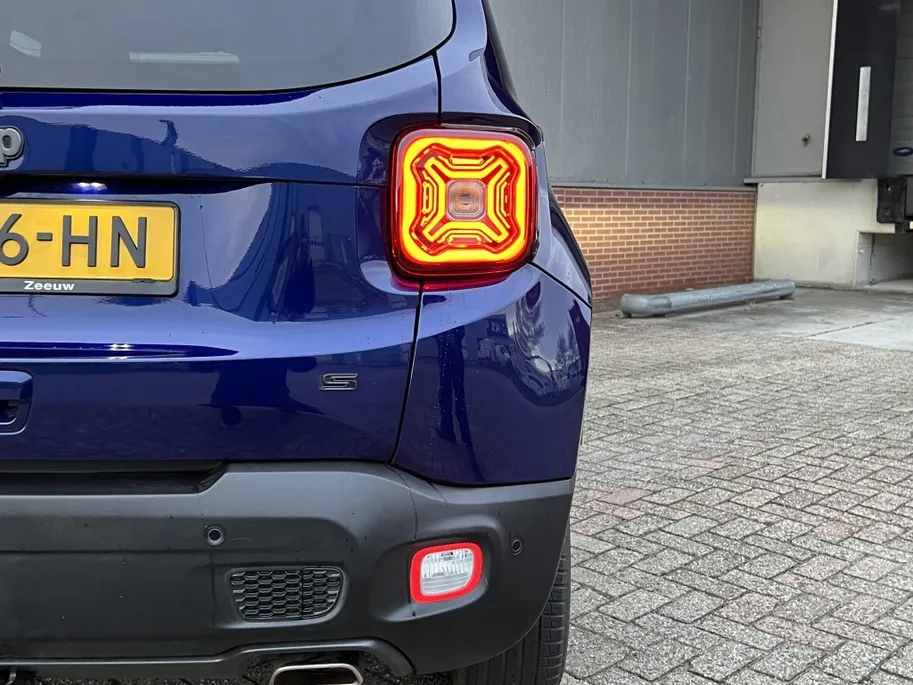 Jeep Renegade 1.3 Turbo 150 PK S | Pano | Leder | Trekhaak | LED | 19'