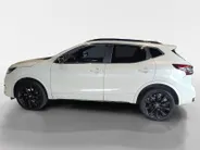 Nissan QASHQAI 1.3 DIG-T N-Tec | Trekhaak | 1500kg trekgewicht | Led verlichting | Half lederen bekleding | Apple carplay | Pro-pilot | 360grd camera | Half lederen bekleding | Wielkasten in kleur | pdc voor en achter | 160pk |