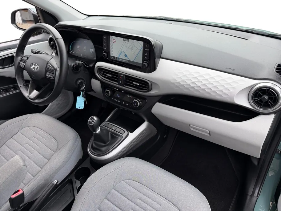 Hyundai i10 1.0 Premium | Climate Control | Achteruitrijcamera | Navigatie | Parkeersensoren achter | Apple Carplay/ Android Auto