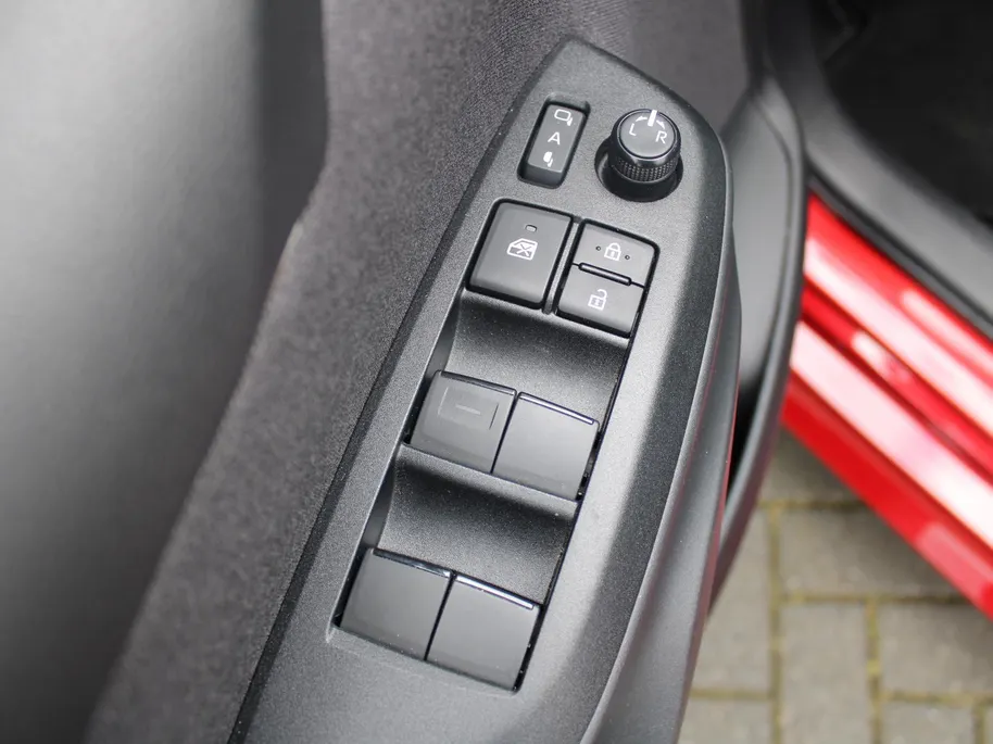 Mazda 2 Hybrid 1.5 Agile | Comfort pakket | 15' LM | Stuur/-stoelverwarming | Carplay | Cruise adapt. |