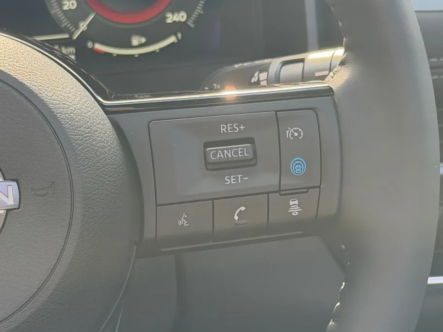 Nissan X-Trail 1.5 e-Power Tekna | Schuif-kanteldak| Stoel/stuur en voorruitverwarming|360 graden camera|