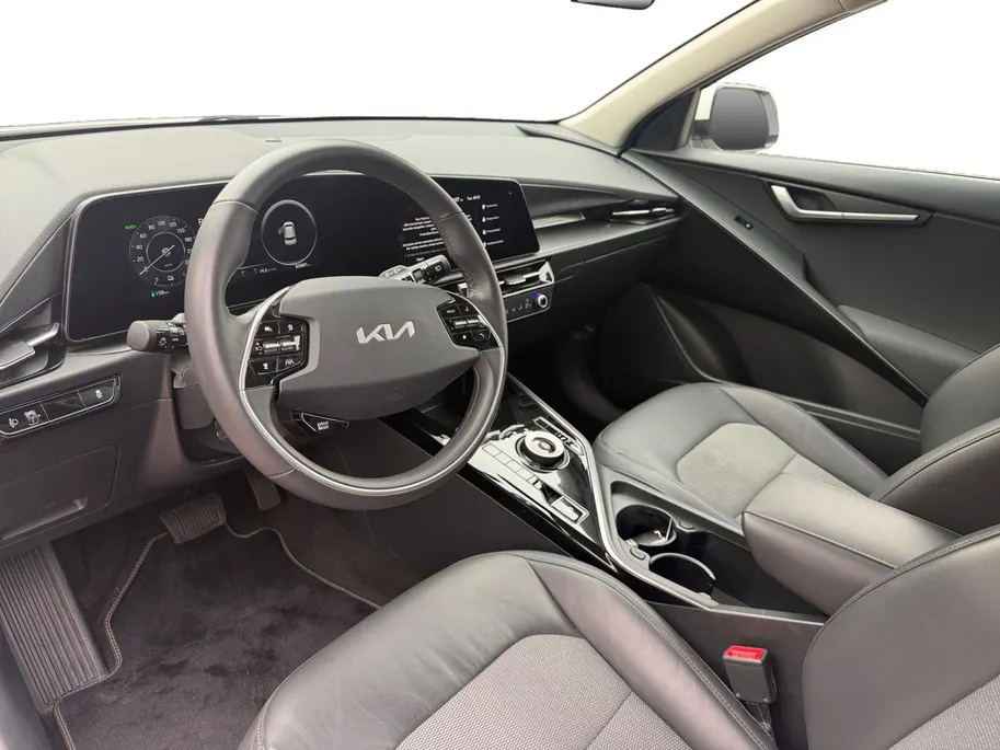 Kia Niro EV DynamicLine 64.8 kWh Dealer onderhouden | Navigatie | Carplay | Climate control | ACC |