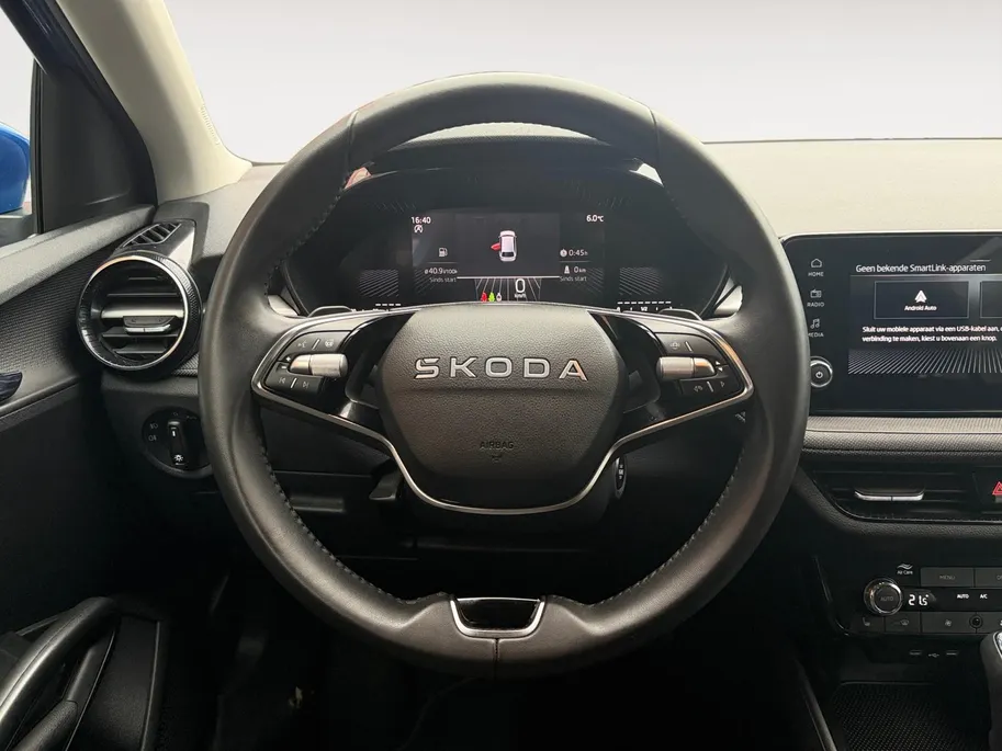 Škoda Fabia 1.0 TSI Selection 116PK AUTOMAAT | Lichtmetalen velgen| Parkeer sensoren| Climate Control| Stuur verwarming| Stoel verwarming| Apple Carplay & Android Auto