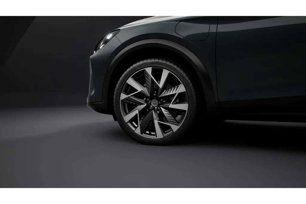 CUPRA Formentor VZ Performance | Digitaal instrumentenpaneel (Virtual Cockpit) | Draadloze Apple CarPlay™, Android Auto™ | Elektronisch Sperdifferentieel (XDS)