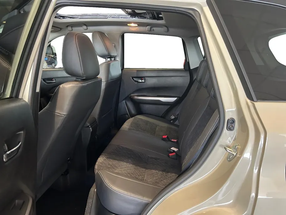 Suzuki Vitara 1.4 Boosterjet Style Smart Hybrid | €2000.- korting | Navigatie | Achteruit rij camera | Stoelverwarming | 10 Jaar Fabr Garantie |