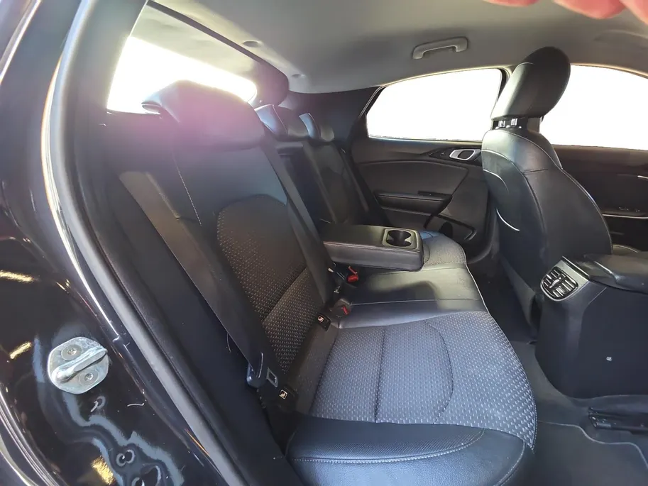 Kia XCeed 1.0 T-GDi DynamicLine | 1e Eigenaar | Dealer onderhouden | Carplay | camera | Navigatie | Cruise Control | LM Velgen 18' | 12 Maanden Bovag Garantie | NAP