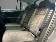 Volkswagen Tiguan 1.4 TSI 245pk DSG eHybrid Life Business · Apple/Android Car Play · Wegklapbare Trekhaak · Navigatie · P-Sensoren · Stoel-& Stuurverwarming · 17'' Inch ·