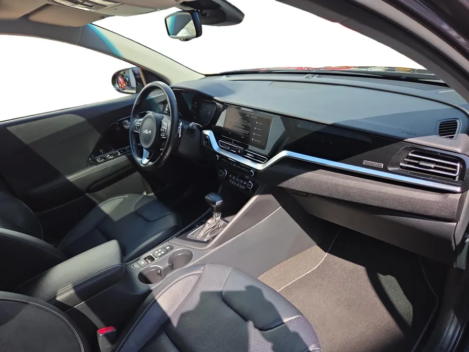 Kia Niro 1.6i Hybrid ExecutiveLine | Automaat | 1e Eigenaar | Dealer onderhouden | JBL | Schuif-/kanteldak | Cruise Control Adaptief | Leder | Stoelverwarming en verkoling | LM Velgen | Carplay | Camera | FabriekGarantie tot 2032