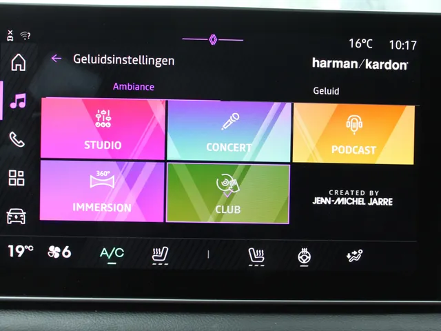 Renault 5 comfort range Iconic Black Cinq - 52 kWh | Speciale Editie | Lederen bekleding | Harman Kardon | DEMO VRAAG NAAR DE BESCHIKBAARHEID