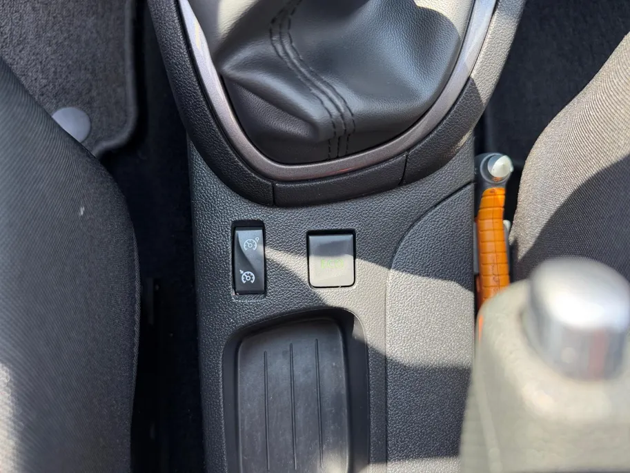 Renault Clio Estate 0.9 TCe Limited | Trekhaak | Parkeersensoren | Navigatie | Bluetooth | Cruise & Climate Control | Onderhoudshistorie | 12 Maanden BOVAG Garantie
