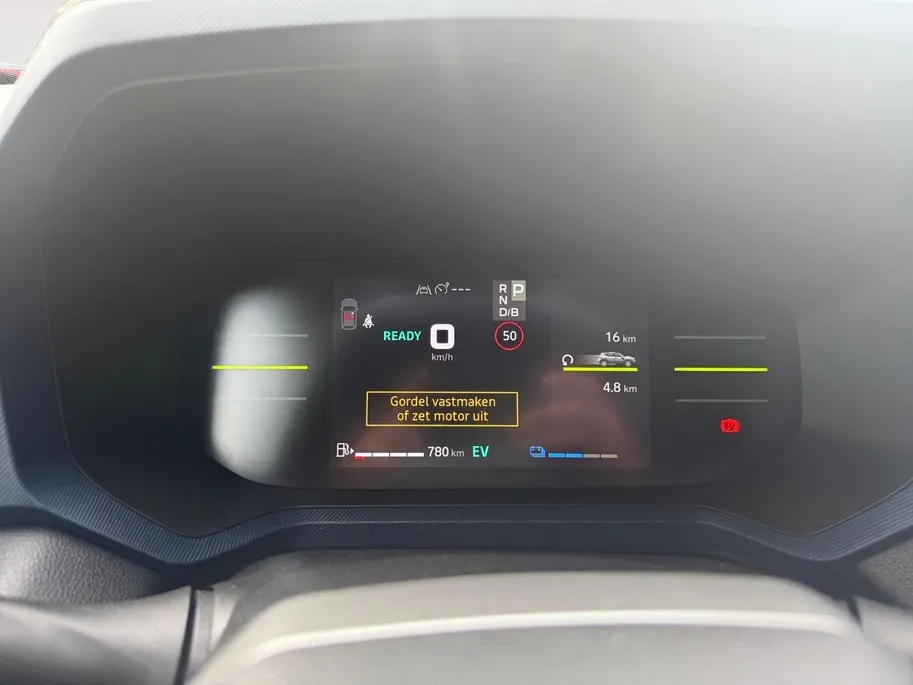 Dacia Duster 1.6 Hybrid 140 Journey NAVIGATIE AIRCO 360CAMERA CRUISE CONTROLE APPLE CARPLAY ANDROID AUTO HOGE INSTAP LET OP IS EEN DEMO VRAAG NAAR DE KMSTAND