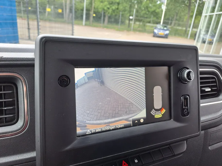 Nissan Interstar 2.3 dCi L2H2 N-Connecta | Dubbele Cabine | Camera | Airco | Trekhaak | Navigatie | Apple Carplay/Android Auto | Cruise Control