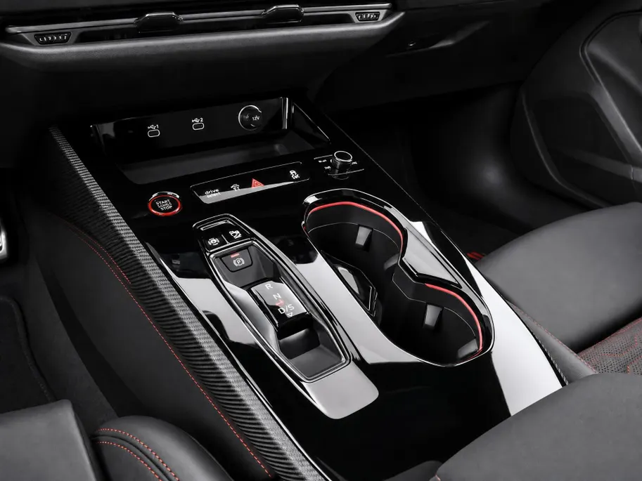 Audi RS5 Limousine e-hybrid 470 kW 639 PK · RS sportuitlaat · Topsnelheid 270 km/h · Head-up display · Panoramadak