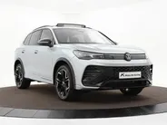 Volkswagen Tiguan 1.5 eHybrid 204pk DSG R-Line Edition · Panoramadak · 360 Camera · Inklap. Trekhaak · Matrix LED · Stuur- & Stoelverwarming + Massage · Achterbank verwarmd · Garantie t/m 09-10-2030 of 100.000km