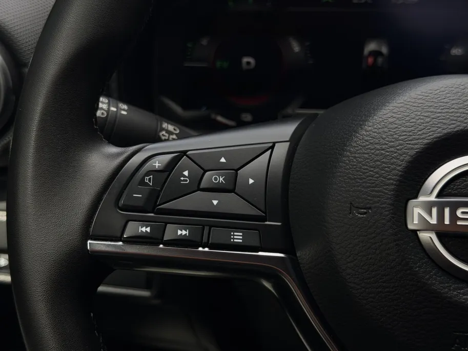 Nissan Juke 1.6 Hybrid N-Connecta | Achteruitijcamera | Parkeersensoren voor- en achter | Climate control | Navi | Apple/Android Carplay | Keyless entry/start | Digital dashboard | LMV
