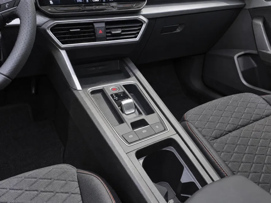SEAT Leon FR Business 1.5 TSI eHybrid 150 kW / 204 PK Hb | Trekhaak | Metallic Lak | 18'' Lichtmetalen velgen | 5000,- Herwaardering!!!