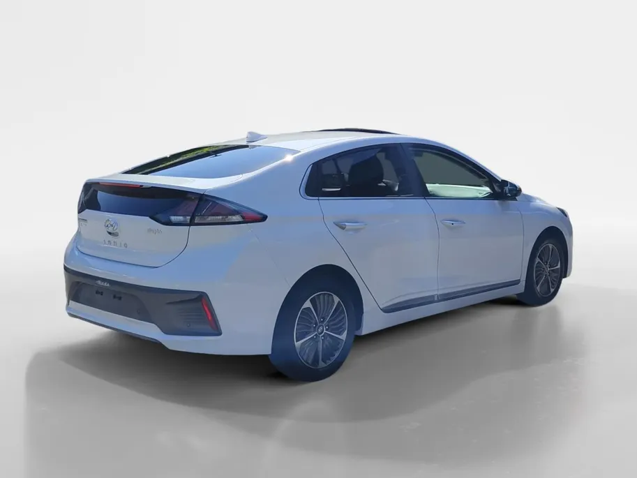Hyundai IONIQ 1.6 GDi PHEV Premium | schuif/kanteldak | Zeer zuinig | Vol opties | NU Rijklaarprijs! Incl.12 Maanden, APK, Onderhoudsbeurt etc! Premiumpakket gratis!