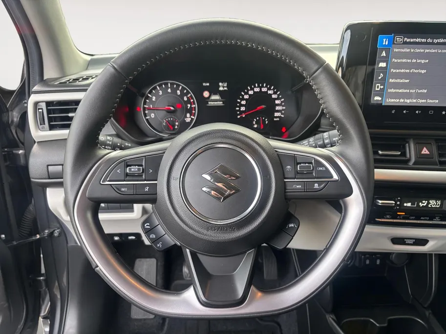 Suzuki Swift 1.2 Style Smart Hybrid | 10 jaar Fabrieksgarantie! | All-season banden | Navigatie | Achteruitrijcamera | Adapt. Cruise Control |