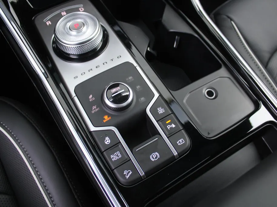Kia Sorento 1.6 T-GDi Plug-in Hybrid 4WD ExecutiveLine 7p | Stuur-/stoelverwarming + ventilatie | Schuifdak | Leer | 360 Camera | Elek. stoelverst. | HUD | LED | 19' LM |