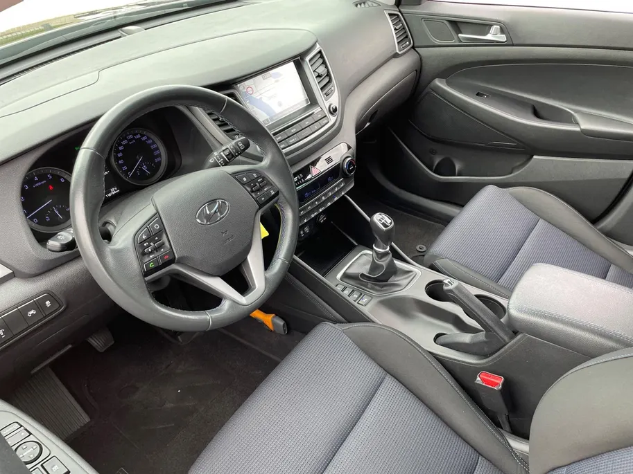 Hyundai Tucson 1.6 GDi Comfort *Navi*Camera*Trekhaak*Dual Climate Control*Cruise Control*Stoelverwarming*LM.Velgen*Zeer nette auto!