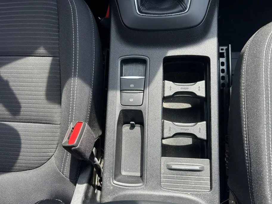 Ford Kuga 1.5 EcoBoost Titanium |trekhaak elektrisch uitklapbaar| 1800 KG TREKGEWICHT| WINTERPACK| 12 MAANDEN BOVAG GARANTIE/