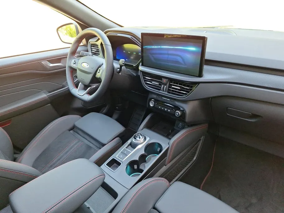 Ford Kuga 2.5 PHEV ST-Line X | Winterpack | Matrix Ledkoplampen | 19' Lichtmetaal | El. Trekhaak | Panoramadak | Adaptive cruisecontrol | 360Camera | Apple Carplay&Android Auto | El. Achterklep | El. verst. voorstoelen | Nieuw te bestellen |