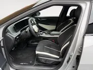 Kia EV6 GT-Line 84 kWh Panoramisch schuif-/kanteldak | Verwarmbare en geventileerde stoelen | V2L | Meridian Premium Sound System | 360 camera | Metallic lak | Fabrieksgarantie t/m 11-04-2033 + 3x 1 jaar* | NAP