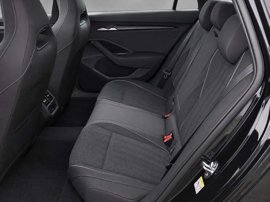Škoda Superb 1.5TSI PHEV 150kW/204PK Sportline · Panoramadak · Trekhaak · Leder/Alcantara · Garantie t/m 17-06-2027