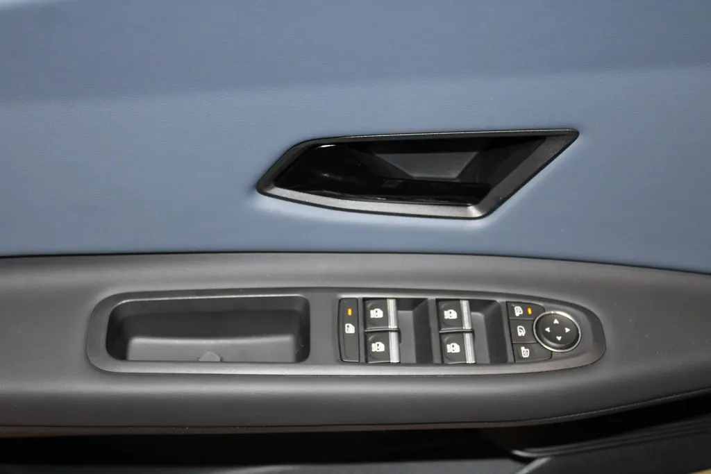 Nissan Micra 52 kWh EVOLVE A/T *Google assist*Parkeersensoren voor en achter*Climate regeling*stoel en stuurverwarming*E-padel stop*Adaptive cruise controle*LM-wielen*4x drive modus*Key card*417km WLTP*