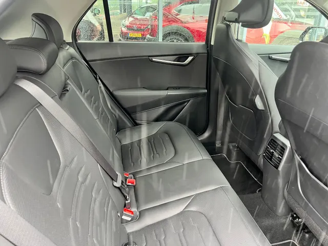 Kia Niro 1.6 GDi Hybrid DynamicPlusLine AUTOMAAT | HYBRIDE | SCHUIF- KANTELDAK | A.CAMERA | APPLE CARPLAY/ANDROID AUTO | NED. AUTO | 1e EIGENAAR |