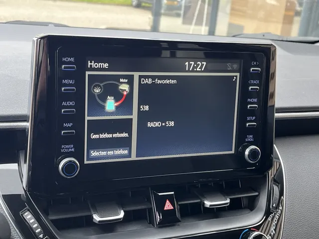 Toyota Corolla Touring Sports 1.8 Hybrid Dynamic | Trekhaak | Nieuwe All Seasons