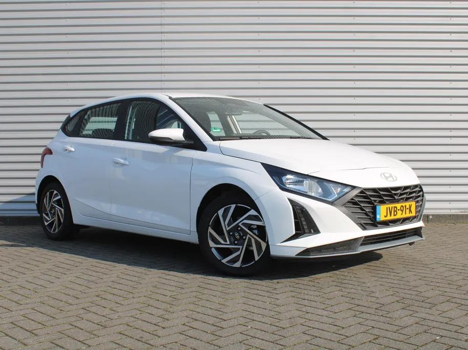 Hyundai i20 1.2 MPI Comfort | BTW Auto | Stuur-/stoelverwarming | Camera | Navi | Apple Carplay | Android Auto | Cruise | 16' LM | All seasons | Airco |