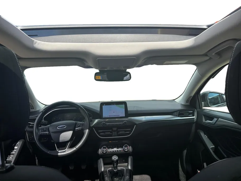 Ford Focus Wagon 1.0 EcoBoost Titanium Business | NL Auto | Dealeronderhouden | Panormadak | Winter Pack | Comfort Pack | Apple Carplay & Android Auto |