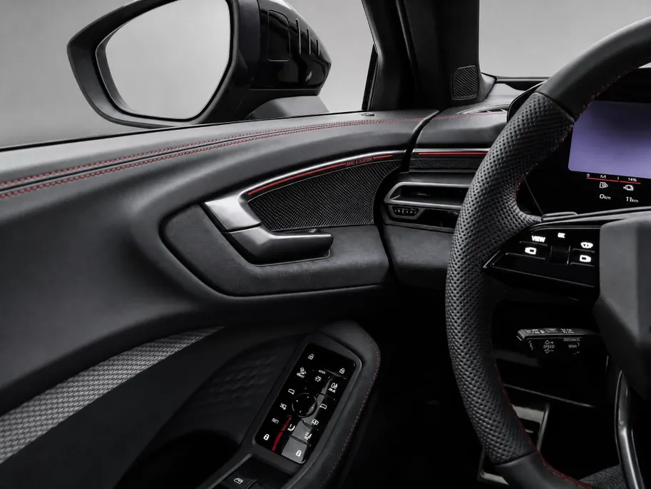 Audi A5 2.0 e-hybrid quattro S edition Competition 367 PK · Tech pro · Panorama-glasdak · B&O premium 3D · Head-up display