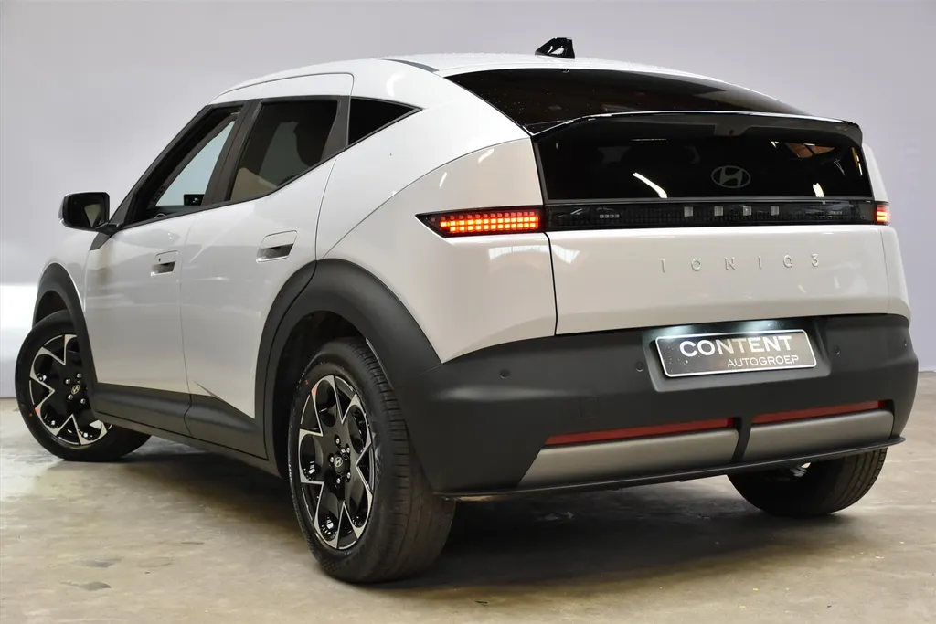 Hyundai IONIQ 3 42 kWh 147pk Vision I 750,= introductie voordeel