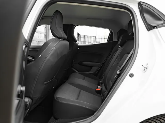 Renault Clio 1.0 TCe 92 PK Bi-Fuel Zen | 4 seizoensbanden | Airco | NAVI | parkeersensoren achter | Apple/Android car play |