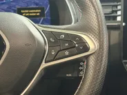 Renault Captur 145PK E-Tech Full Hybrid Esprit Alpine Automaat | Harman Kardon Audio | Stuurwielverwarming | 360 Camera | Parkeersensoren | Apple CarPlay/Android Auto | Navi | Climate Control | Adaptive Cruise Control |