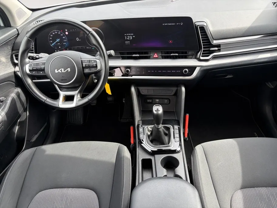 Kia Sportage 1.6 T-GDi MHEV DynamicLine | APPLE CARPLAY/ ANDROID AUTO | NAVI | DAB+ | CAMERA | HANDGESCHAKELD | ORIGINEEL NL | 150PK | 1.650KG TREKGEWICHT | NETTE AUTO |