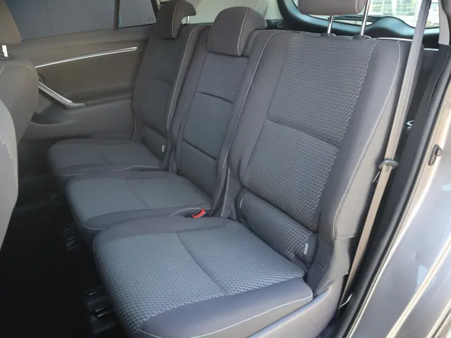 Toyota Verso 1.8 VVT-i Aspiration Automaat | Panoramadak | Trekhaak
