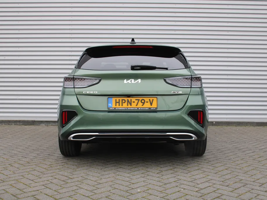 Kia Ceed 1.5 T-GDi GT-Line | Stuur-/stoelverwarming | Schuifdak | Cruise adapt. | Camera | 17' LM | LED | Dodehoek sensor | Draadloze lader |