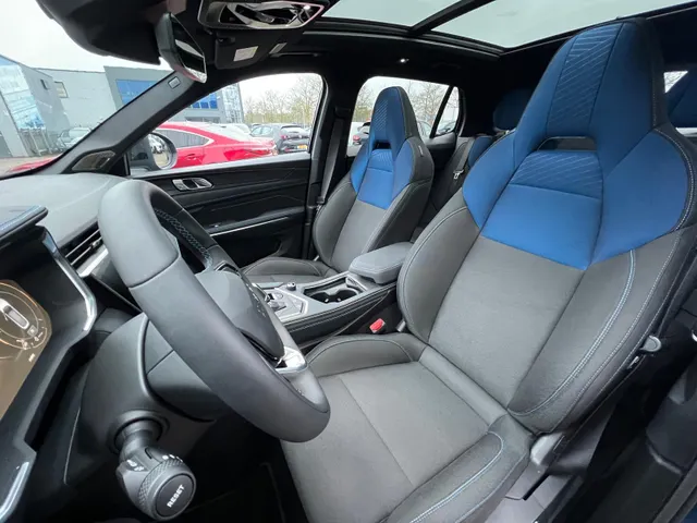 Lynk & Co 01 1.5 AUTOMAAT | 360 CAMERA | PANORAMA DAK | EL A. KLEP | ADAPTIVE CRUISE | ZWARTE HEMEL | ROLHOES |