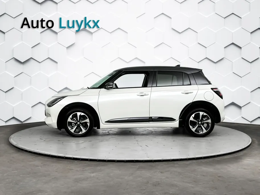 Suzuki Swift 1.2 Style Smart Hybrid | Black & White edition