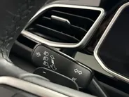 Volkswagen T-Roc 1.5 TSI R-Line DSG Automaat | IQ Light | Elektrische Achterklep | Winterpakket