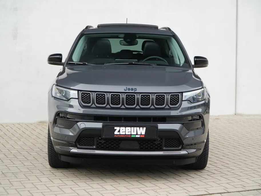 Jeep Compass 4xe 240 PK Hybride Summit | Pano | Premium | LED | Winter | 19'