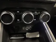 Renault Clio 1.0 TCe Initiale Paris NAVI AIRCO 360CAMERA BOSE SPEAKERS STOELVERWARMING LEER CRUISE CONTROLE APPLE CARPLAY ANDROID AUTO LM VELGEN DE ALLERMOOISE UITVOERING